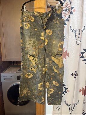 SHEIN Yellow Floral Print Denim